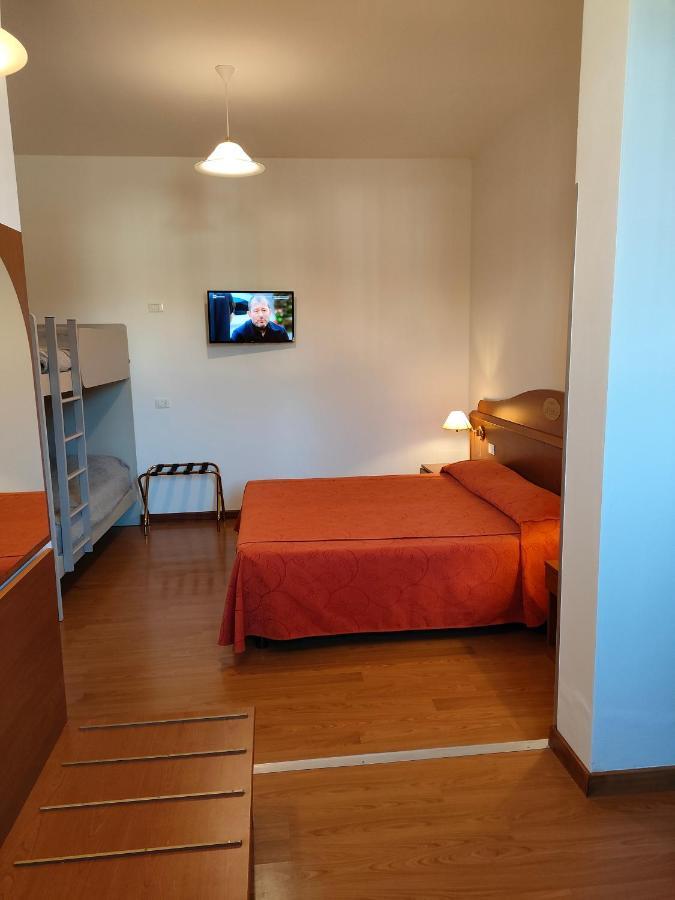 Castelgomberto Alloggio Al Ponte מראה חיצוני תמונה